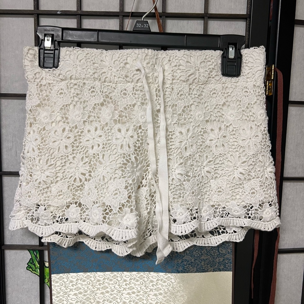 AMAZING!!! Laced Shorts
